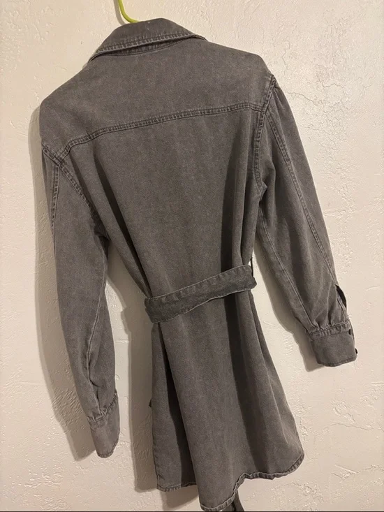 Avec Les Filles Gray Washed Denim Shirt Dress with Tie Belt - Picture 5 of 8